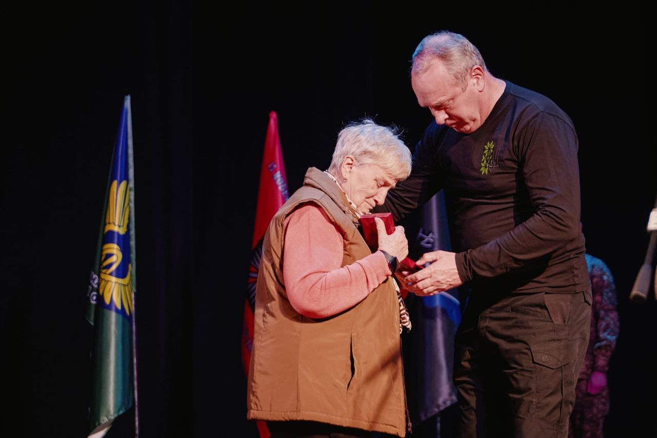 Родинам полеглих героїв на Черкащині вручили державні нагороди - фото 6