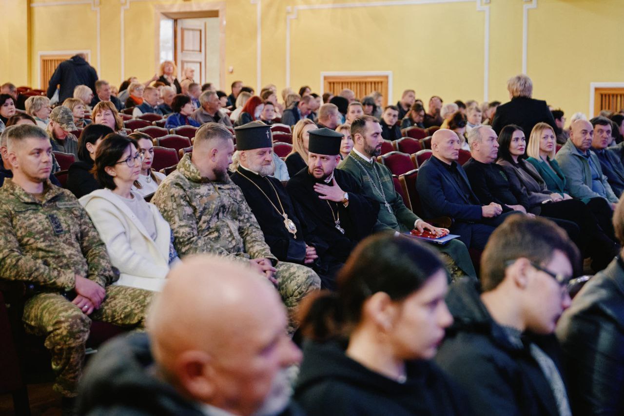 Родинам полеглих героїв на Черкащині вручили державні нагороди - фото 8