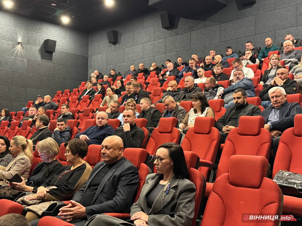 «Сталеві серця»: стрічку про історію війни вінницьких поліцейських показали у кіно - фото 19