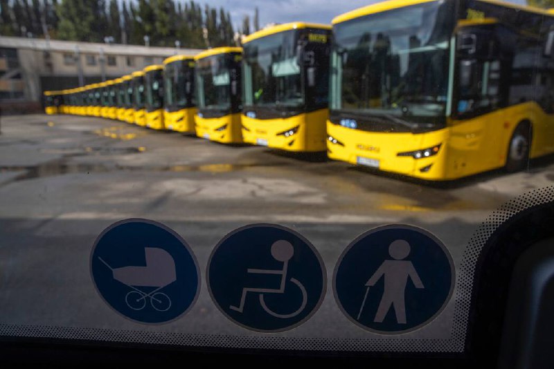 У Києві на маршрути вийшли 20 нових автобусів - фото 2