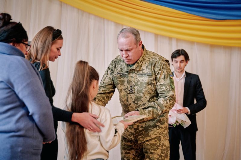 Захисникам та захисницям із Черкащини вручили відзнаки