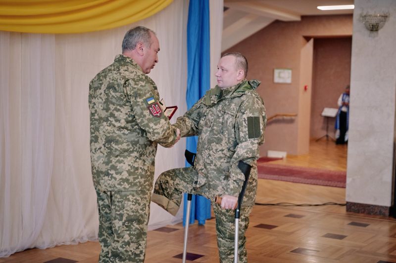 Захисникам та захисницям із Черкащини вручили відзнаки - фото 3