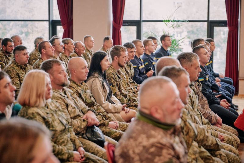 Захисникам та захисницям із Черкащини вручили відзнаки - фото 4
