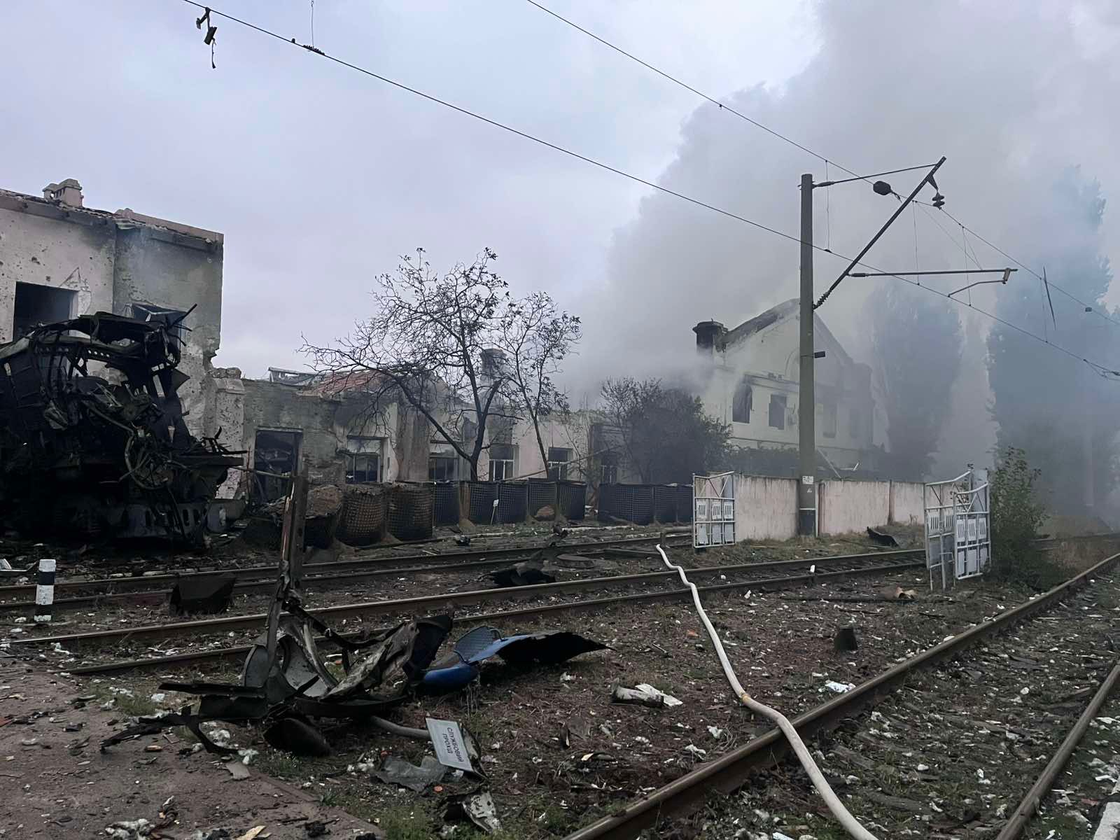 Росіяни атакували депо Укрзалізниці в Одесі