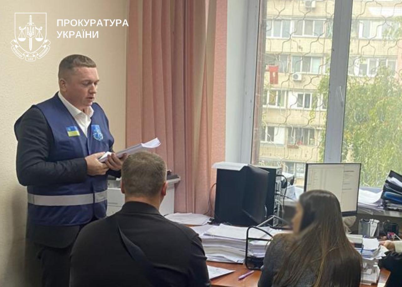 Посадовця Голосіївської РДА підозрюють у заволодінні майже мільйоном гривень під час ремонту укриття
