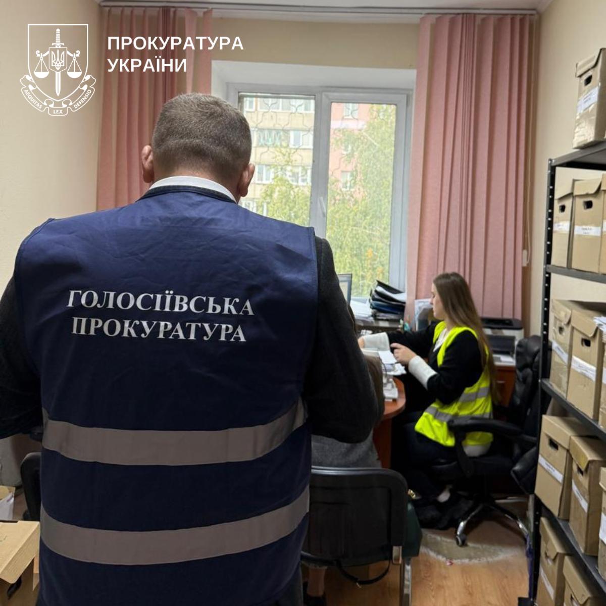 Посадовця Голосіївської РДА підозрюють у заволодінні майже мільйоном гривень під час ремонту укриття - фото 2