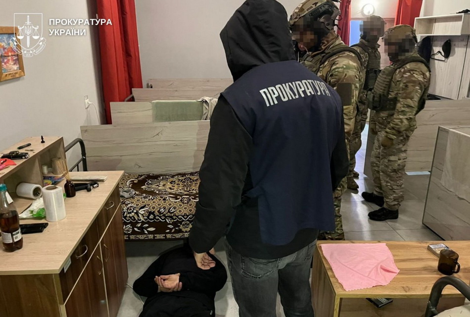 Двоє ув’язнених організували наркотрафік до виправної колонії на Вінниччині