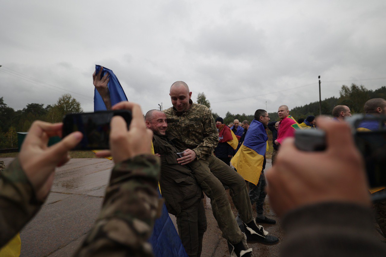 Відбувся обмін полоненими: 205 українців повернулися додому - фото 3