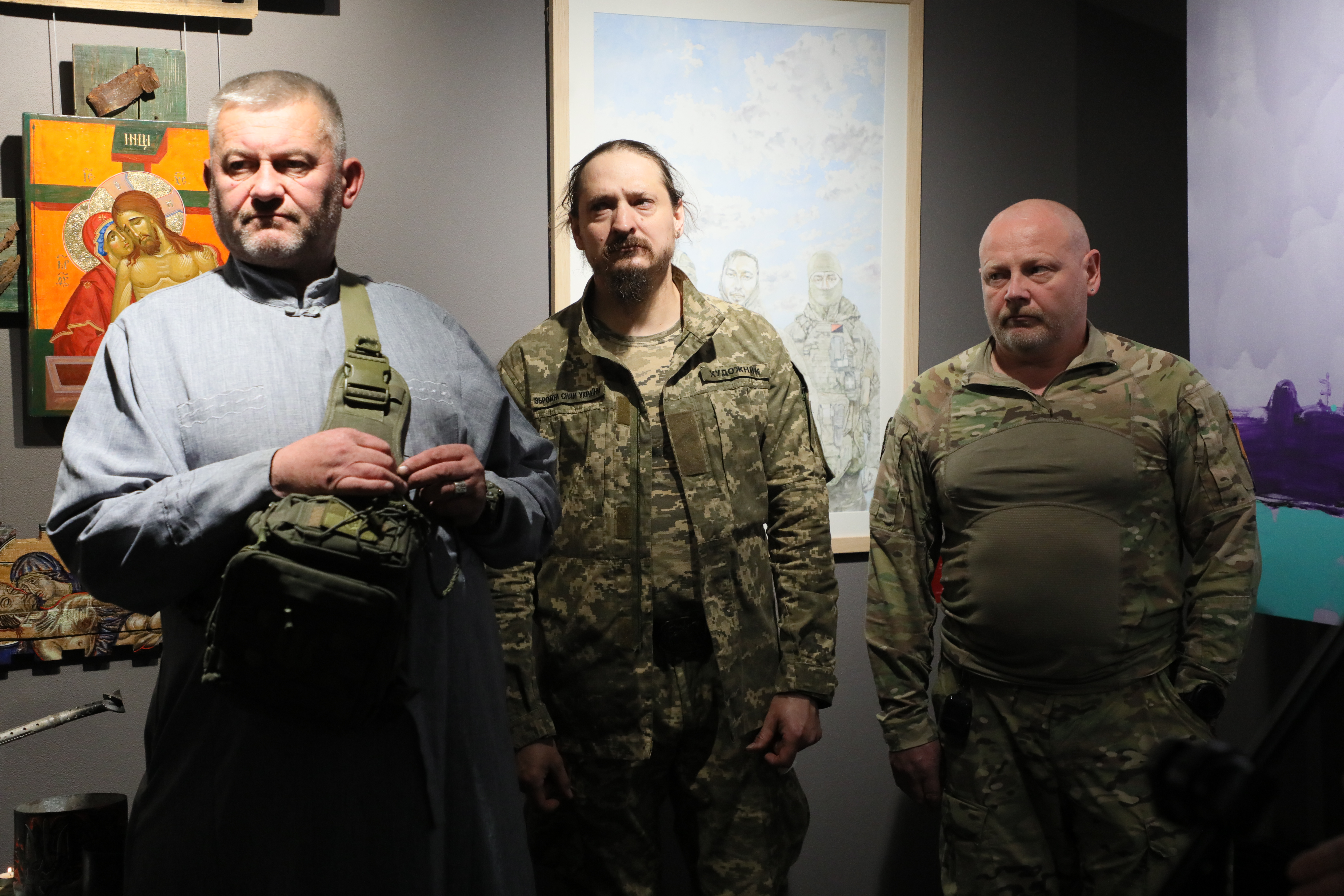 Киян запрошують на виставку фронтового мистецтва «Позивний: Художник» - фото 2