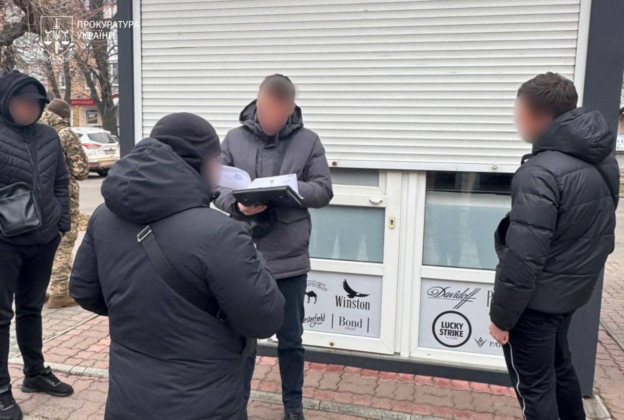 На Черкащині викрили 11 учасників організованої групи, які торгували підакцизними товарами