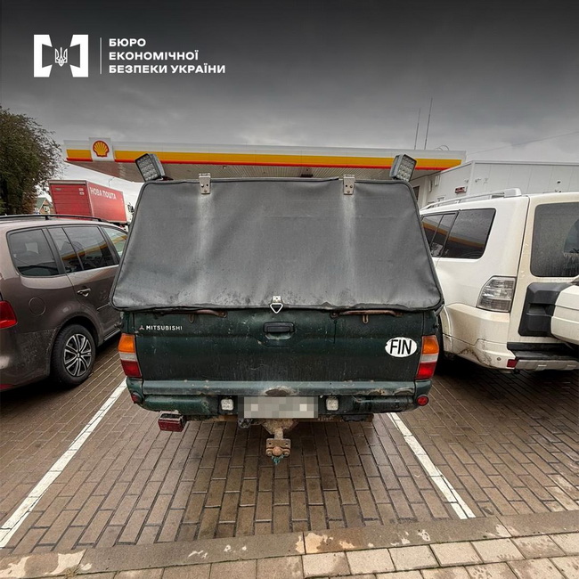 Судитимуть вінничанку за контрабанду авто, ввезених нібито для ЗСУ - фото 2