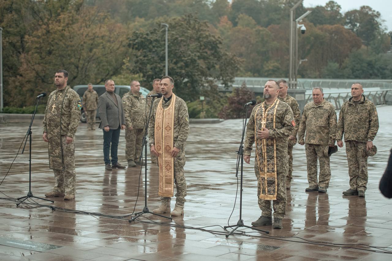У Києві відкрили памʼятний знак, приурочений воїнам територіальної оборони України
