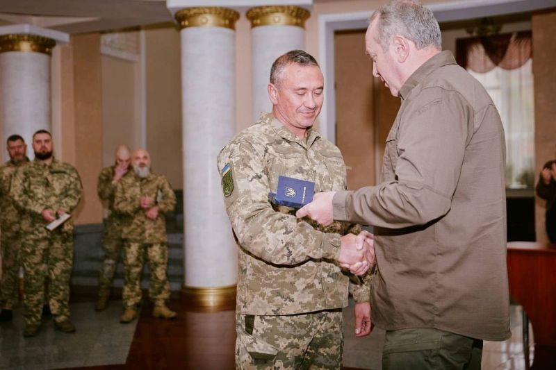 Тероборонівцям із 118 бригади вручили державні й обласні відзнаки