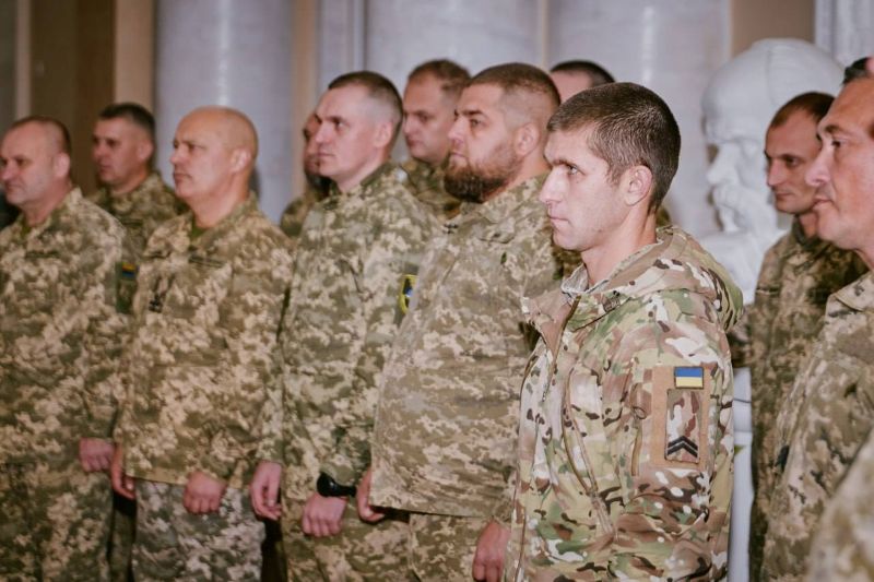 Тероборонівцям із 118 бригади вручили державні й обласні відзнаки - фото 5