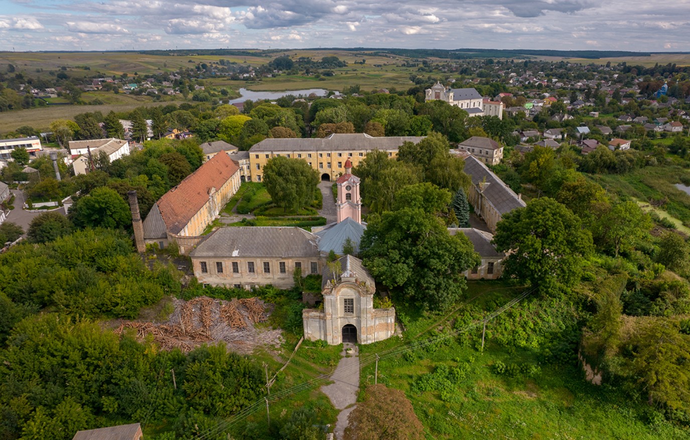 Розкішні інтер’єри, весілля і скарби. Чим дивує Олицький замок Радзивілів на Волині - фото 5