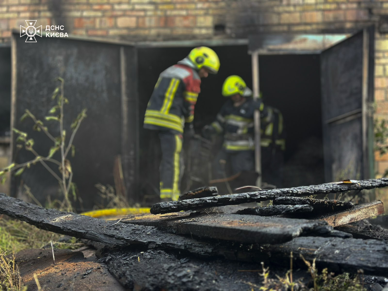 У столиці під час пожежі в приватному будинку загинула людина - фото 2