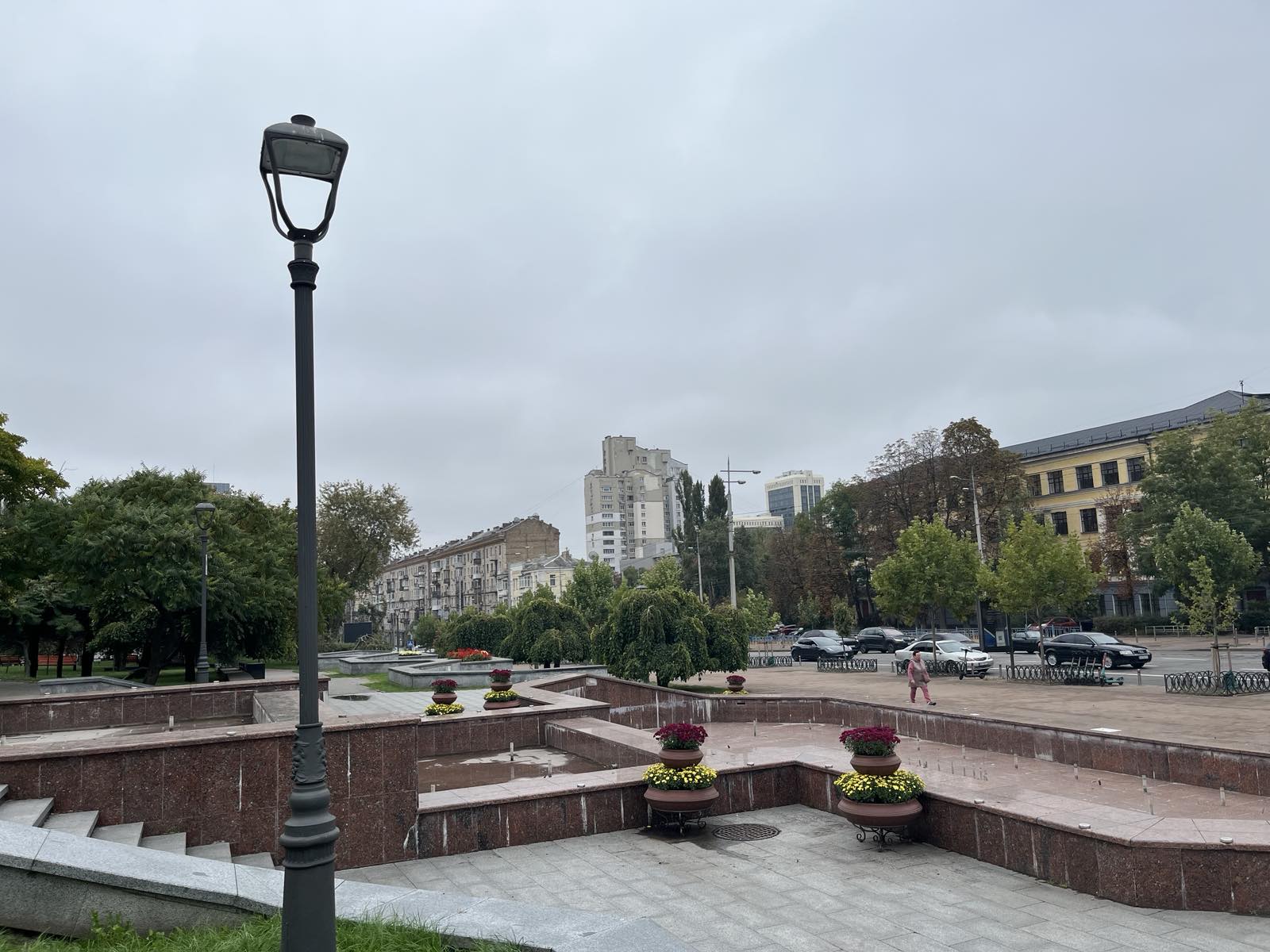 У Києві з’явилася нова квіткова фотозона у формі карети - фото 5
