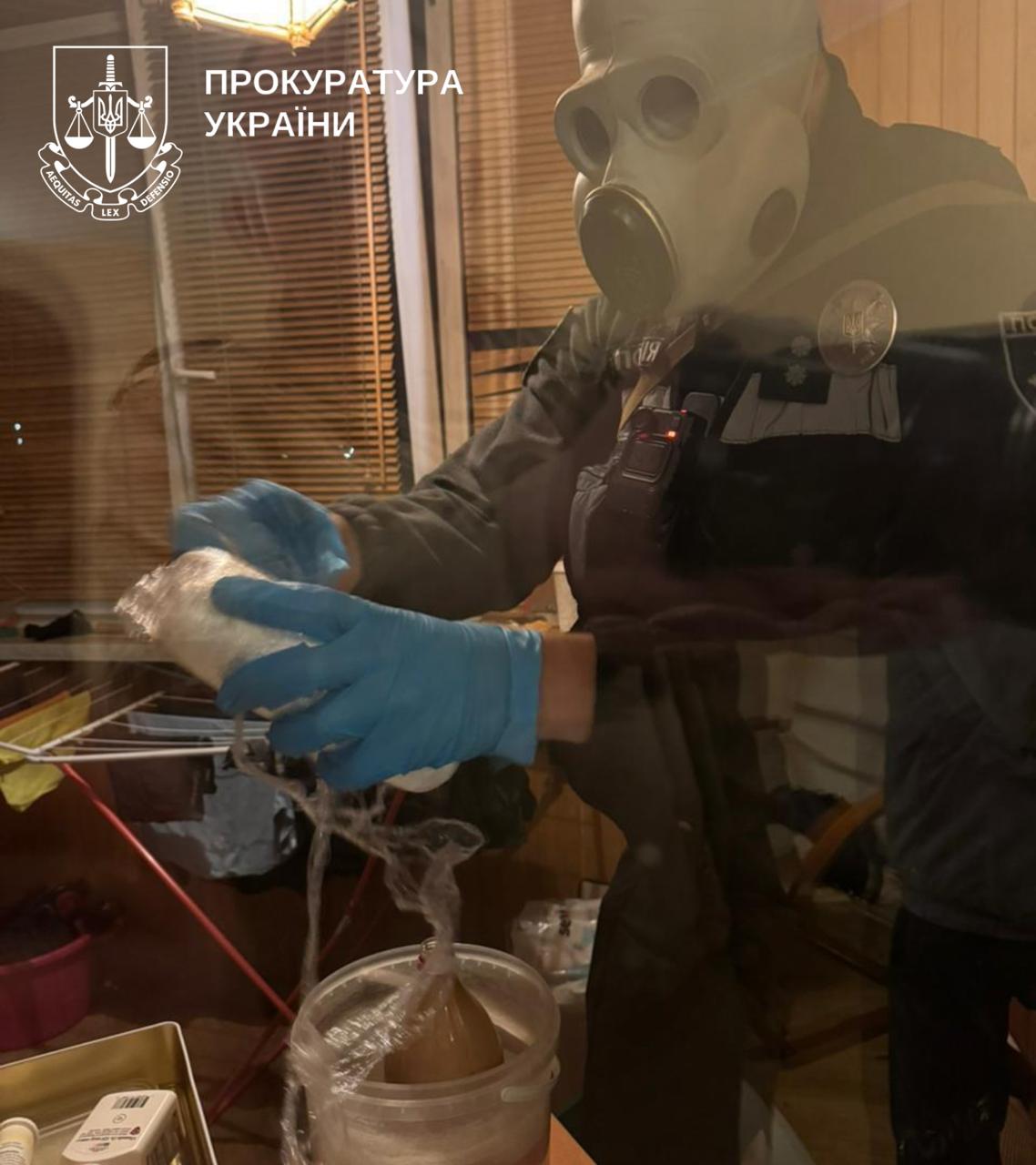 У столиці затримали лікаря-нарколога, який за 1000 доларів підробляв медвисновки для водіїв - фото 2