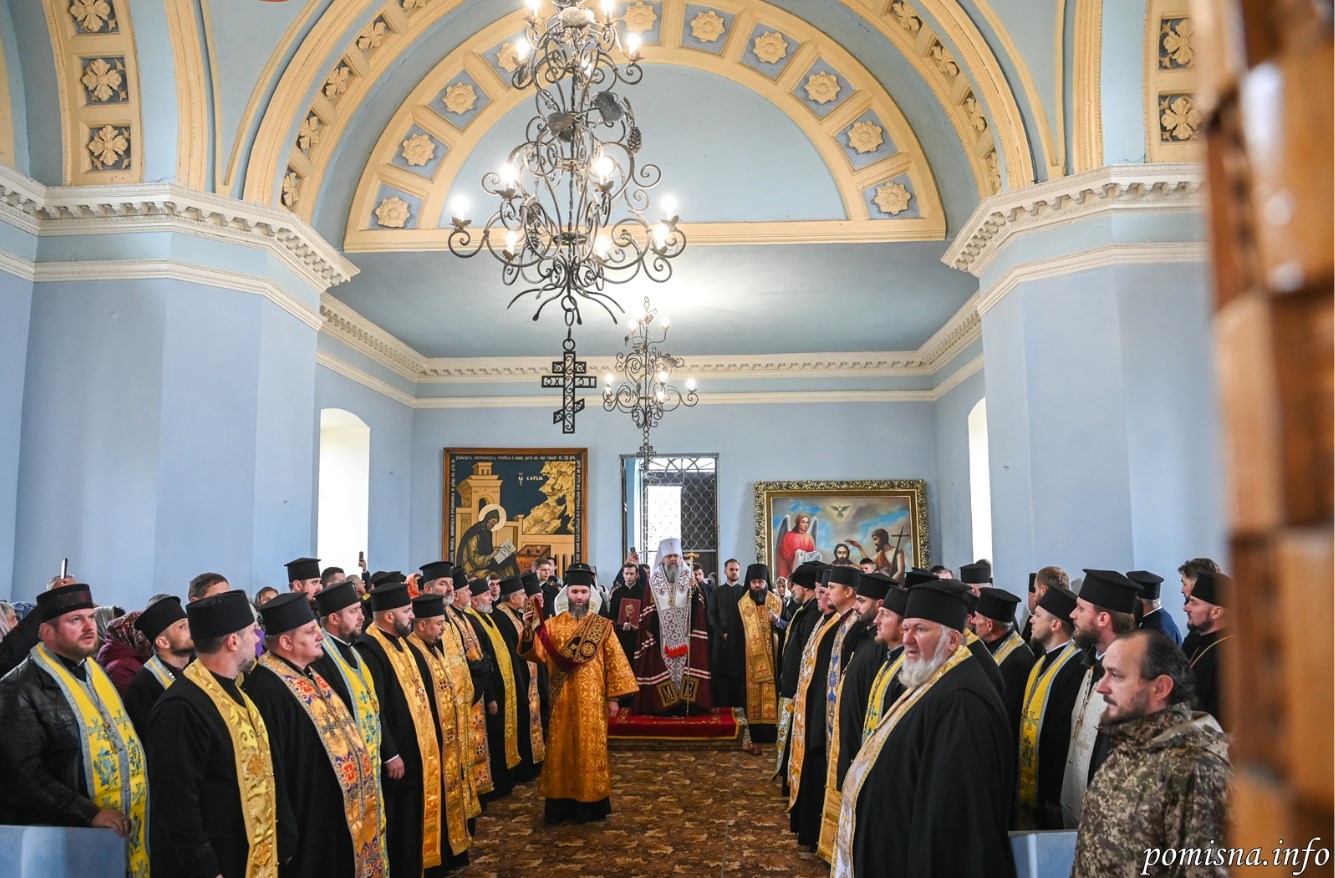 У храмі Хотинської фортеці вперше молилися українською - фото 3