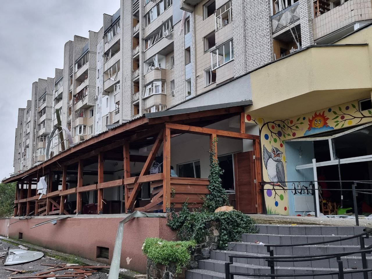 У Каневі триває ліквідація наслідків  ракетно-дронової атаки рф - фото 8