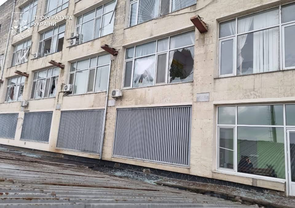 У Каневі триває ліквідація наслідків  ракетно-дронової атаки рф - фото 12