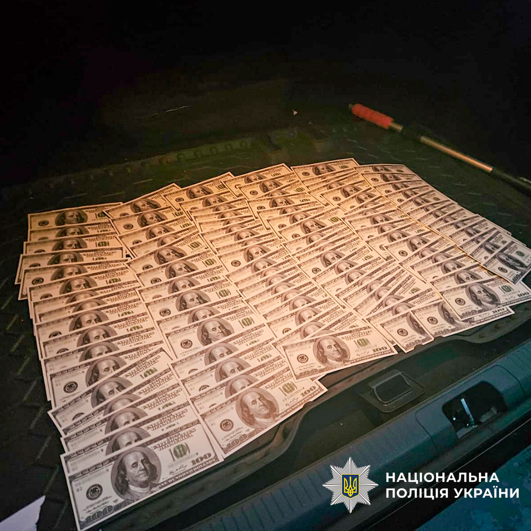 У Києві Нацполіція викрила зловмисницю, яка заробляла на небажаючих служити у війську