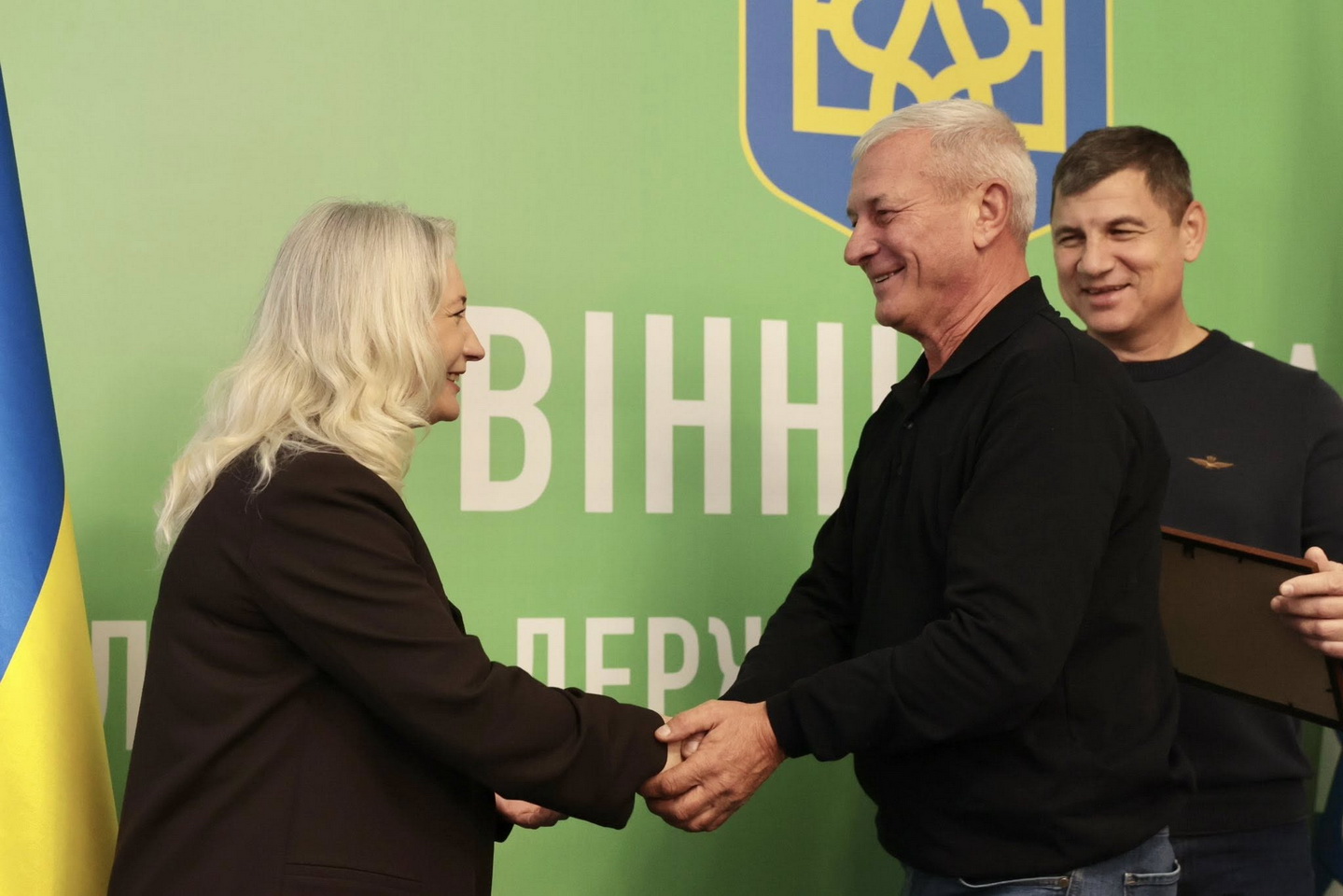 Грант на власну справу: на Вінниччині вручили сертифікати ветеранам, ВПО і підприємцям