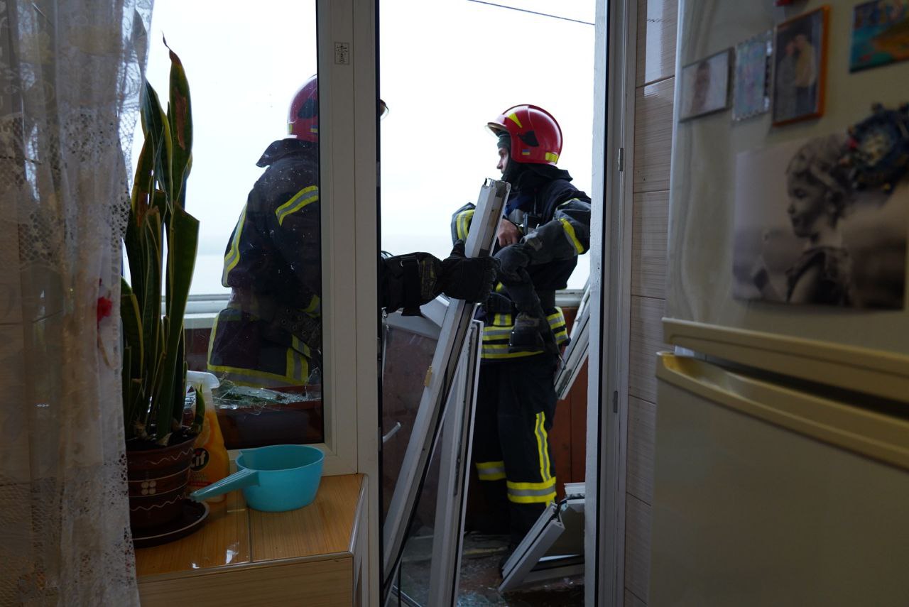 Вибито 2340 вікон, пошкоджено 9 багатоповерхівок, 3 школи, дитсадок: наслідки атаки у Каневі