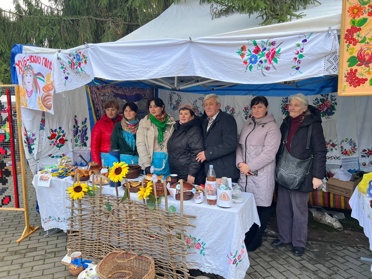 На Вінниччині, до Дня хліба, на благодійному ярмарку зібрали понад 600 тис для ЗСУ - фото 27