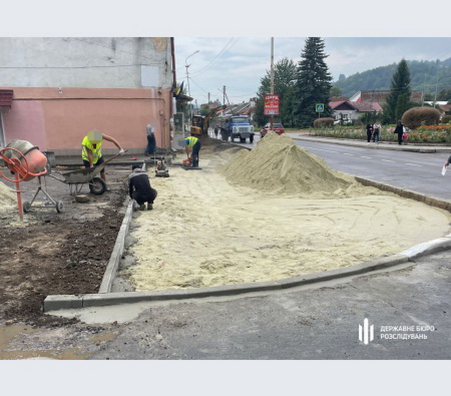 ДБР викрило заступника командира, який залучив підлеглих до ремонту своєї хати на Вінниччині