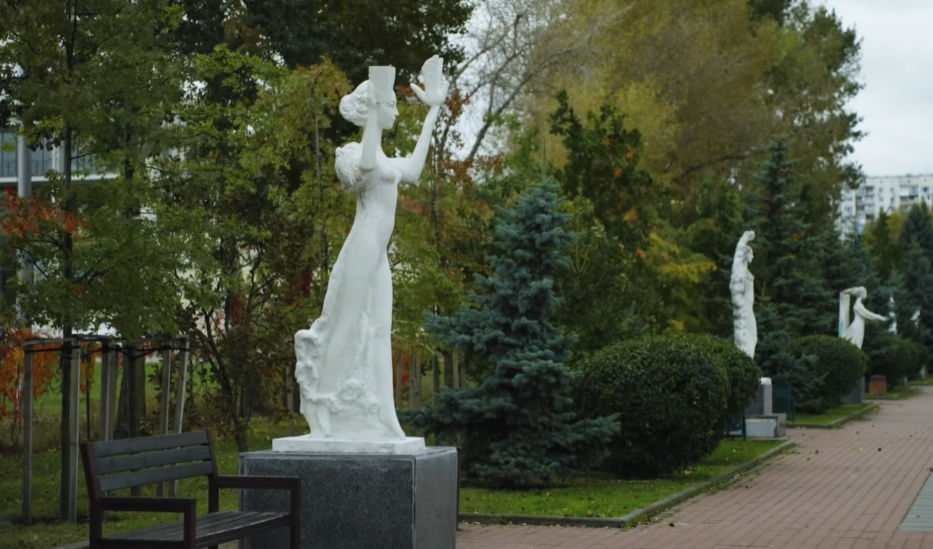 У Києві завершили реставрацію скульптури Музи Театру