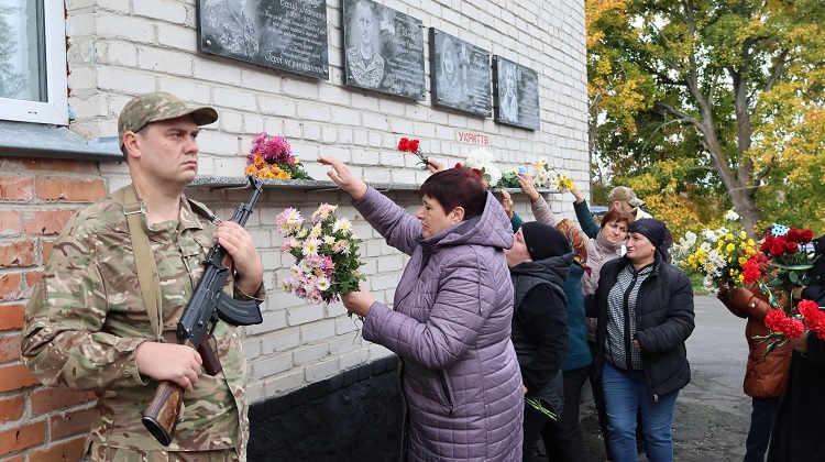 У селі на Вінниччині відкрили меморіальні дошки в пам'ять про загиблих односельців - фото 5