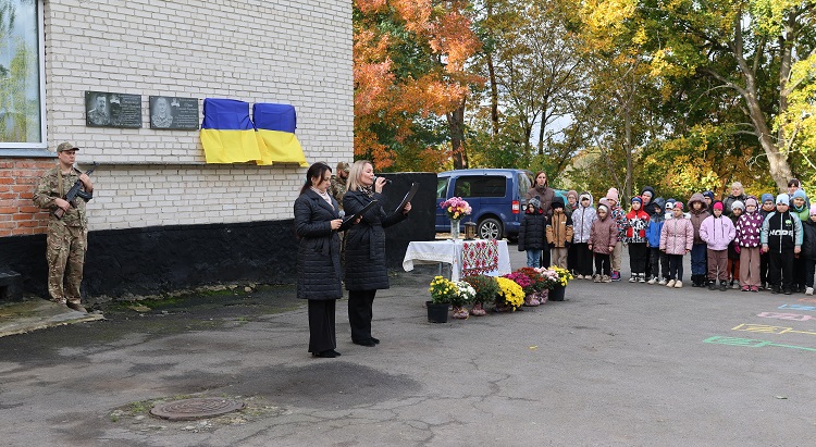 У селі на Вінниччині відкрили меморіальні дошки в пам'ять про загиблих односельців - фото 9