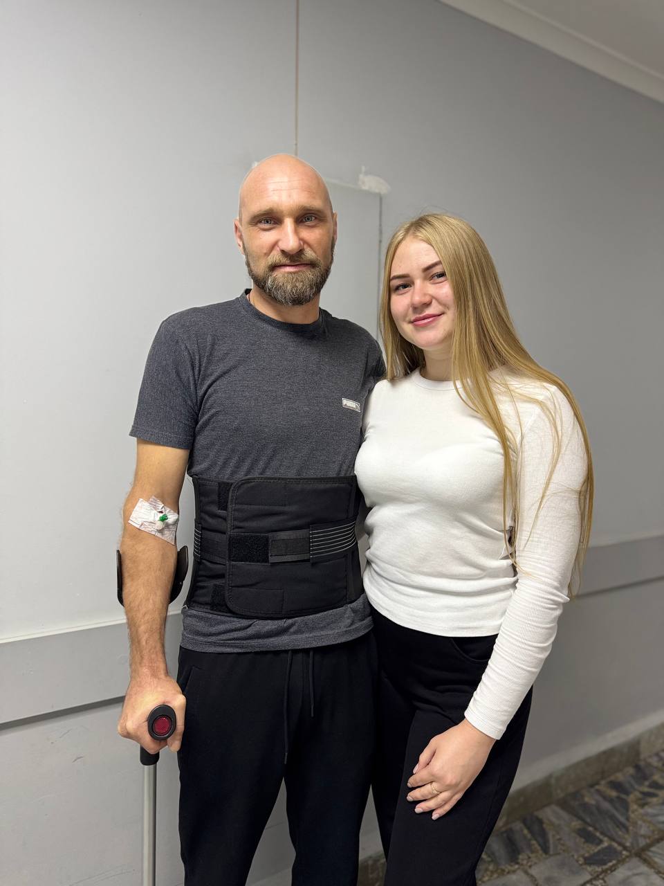 Київські лікарі дістали уламок із малого тазу бійця після мінометного обстрілу