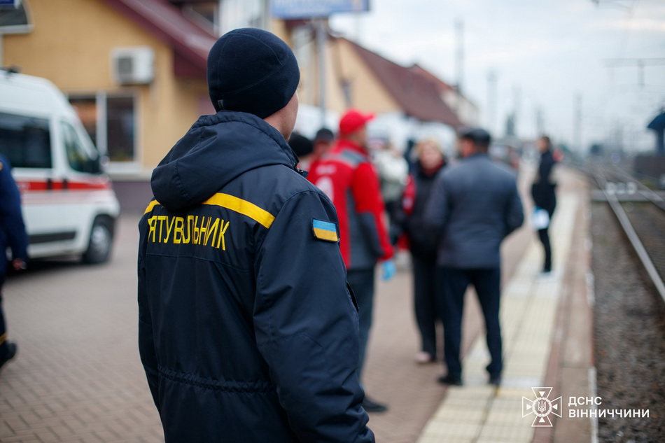 До Вінниці прибув евакуаційний потяг із переселенцями - фото 2