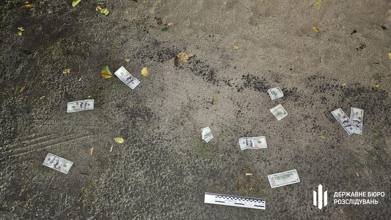 Двоє посадовців ТЦК вимагали хабар від ветерана війни - фото 2