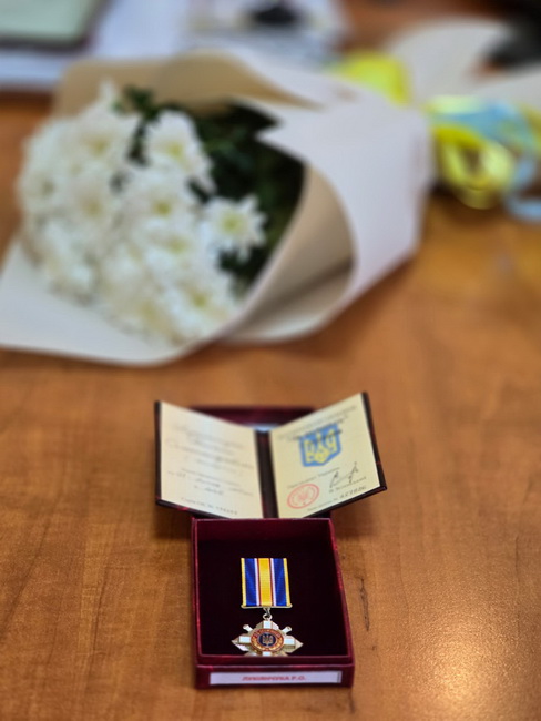 На Вінниччині дружині полеглого воїна вручили орден - фото 6