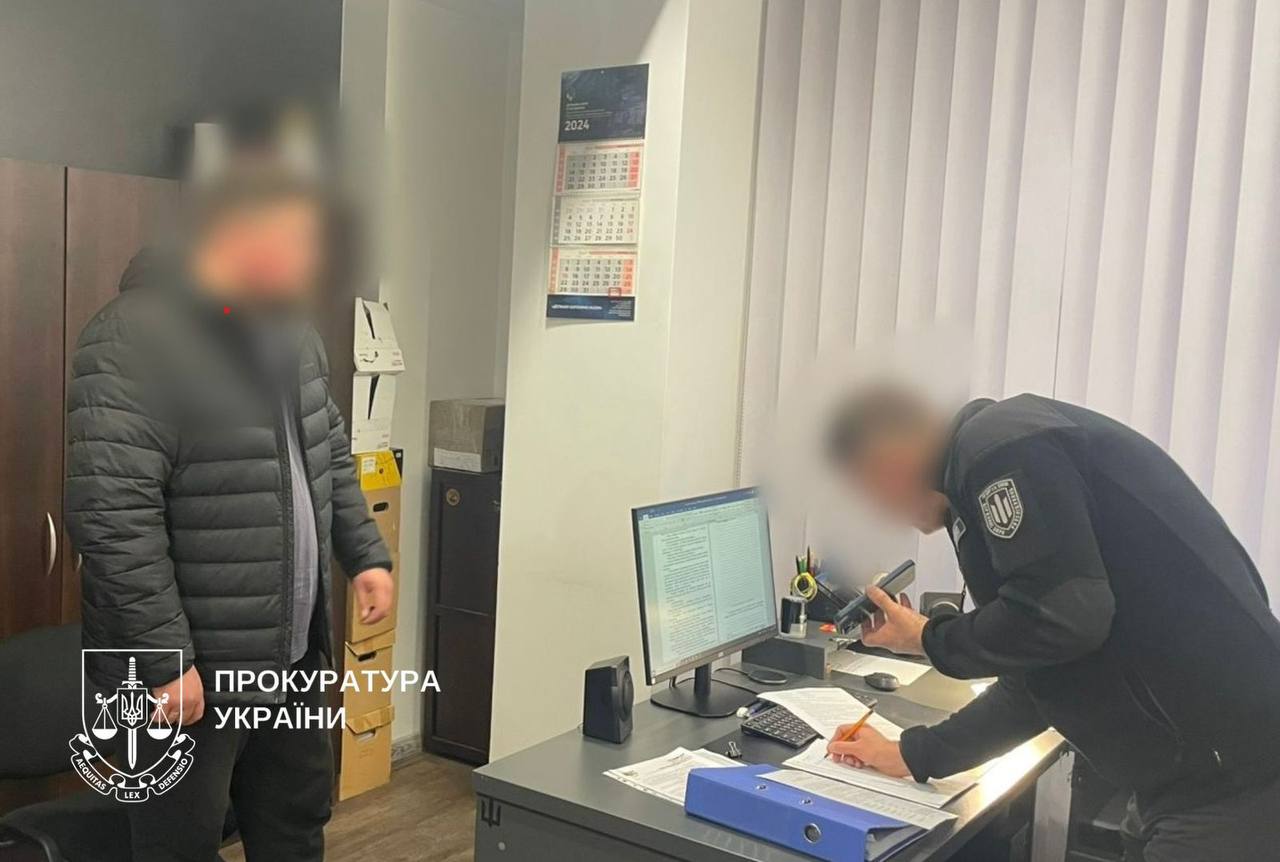 Підозру отримали 2 поліцейських, причетних до побиття чоловіка біля ТЦК у Києві