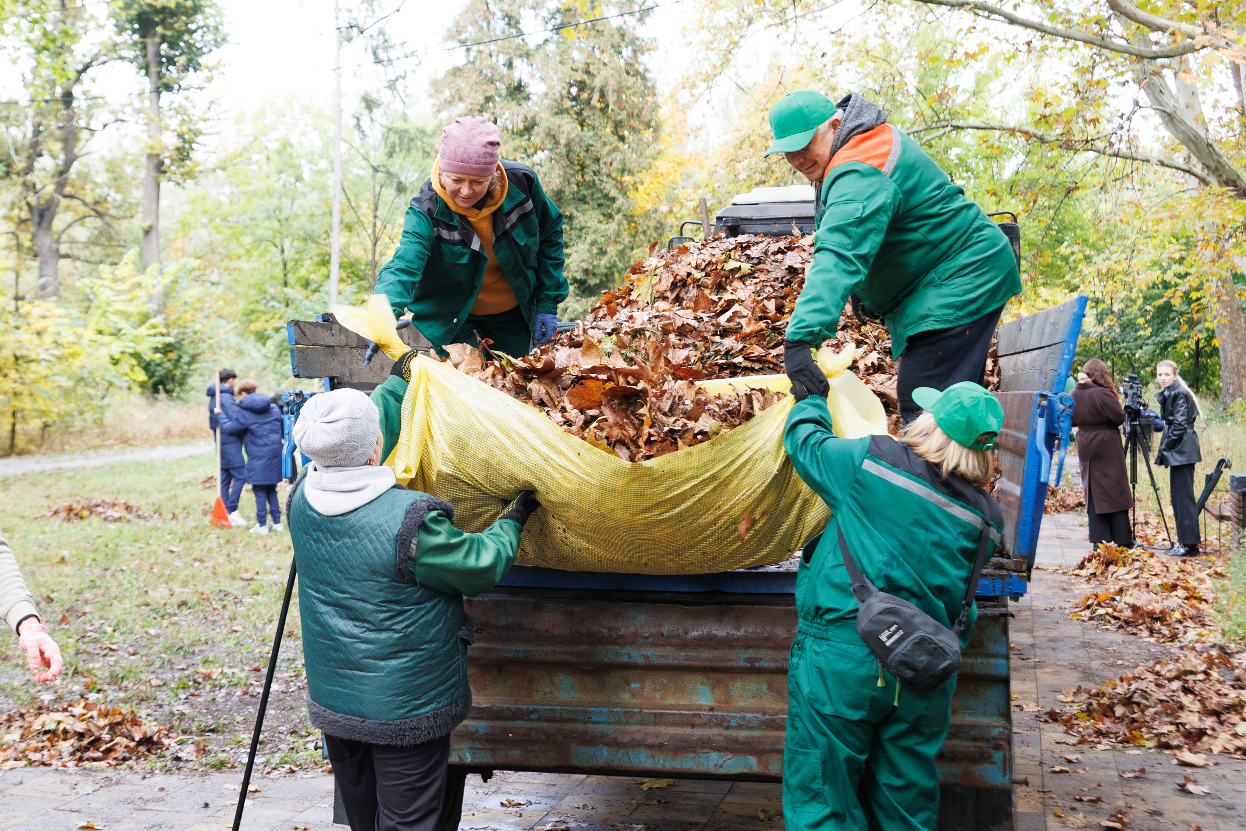 Юні «Динамівці» разом з киянами влаштували масштабну толоку - фото 4