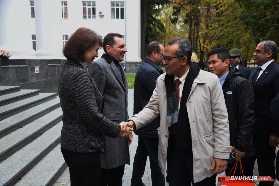 Посли Індонезії, Лівії та Пакистану відвідали Вінницький медичний університет - фото 8