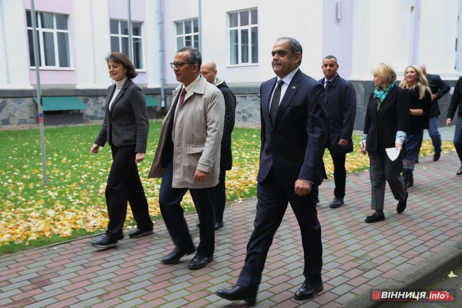 Посли Індонезії, Лівії та Пакистану відвідали Вінницький медичний університет - фото 13