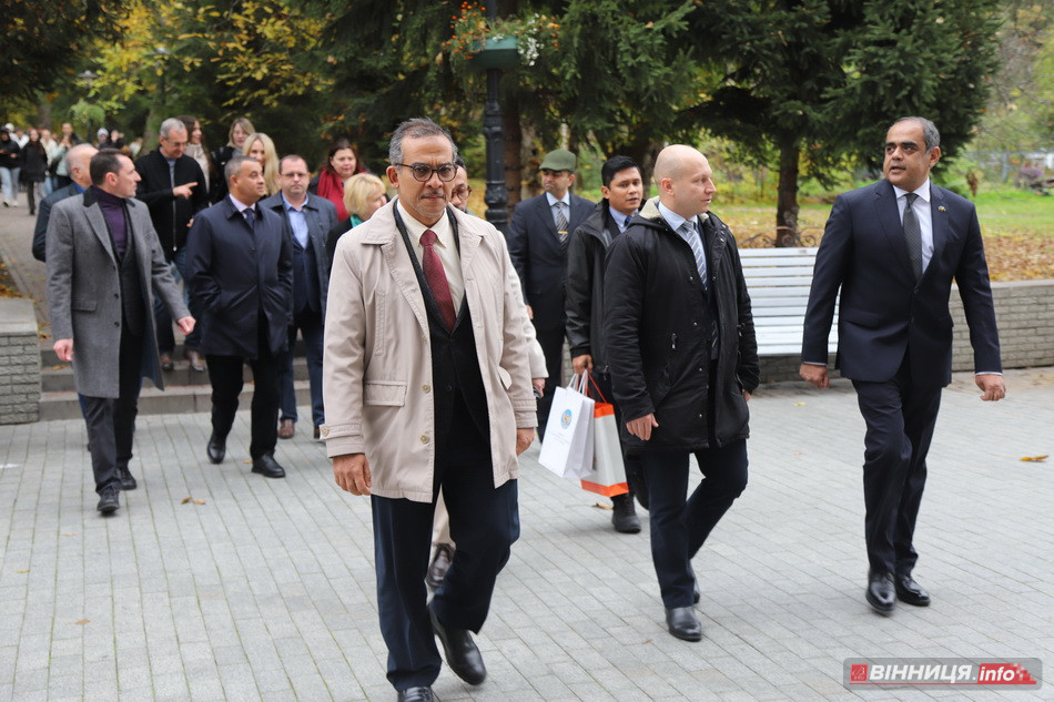 Посли Індонезії, Лівії та Пакистану відвідали Вінницький медичний університет - фото 4