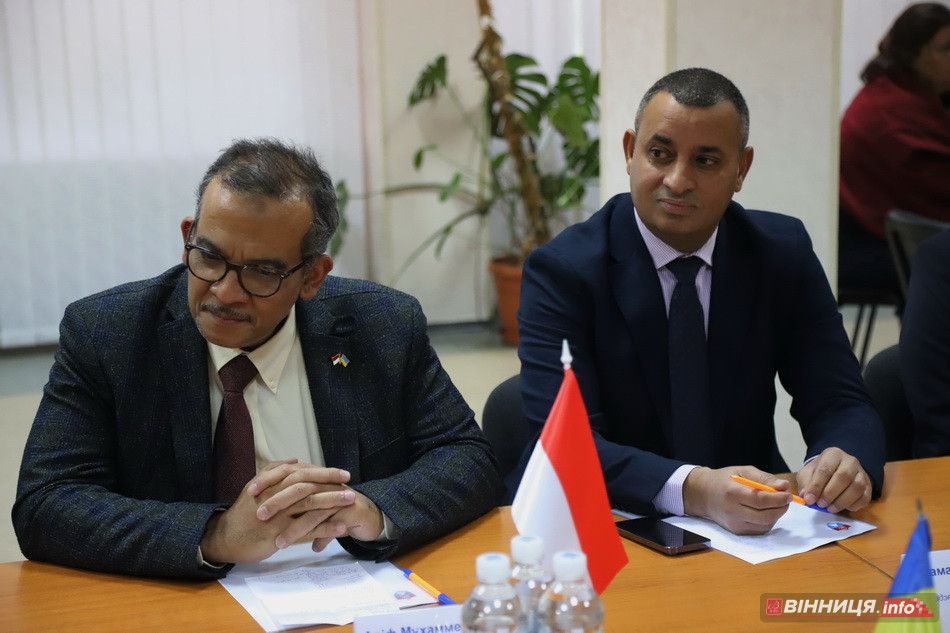 Посли Індонезії, Лівії та Пакистану відвідали Вінницький медичний університет - фото 2