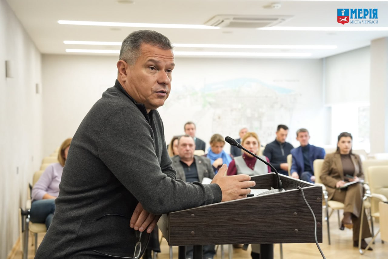 Черкаська влада вирішує, як покращити транспортне сполучення між центром та Митницею - фото 2