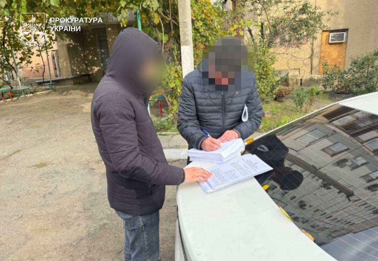 На Київщині викрили шахраїв, які під виглядом екстрасенсів ошукали людей