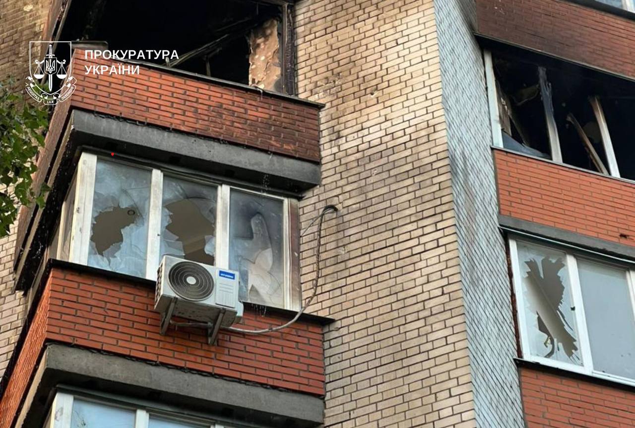 Двоє загиблих, 21 постраждалий: прокуратура розслідує воєнний злочин рф у Києві - фото 9