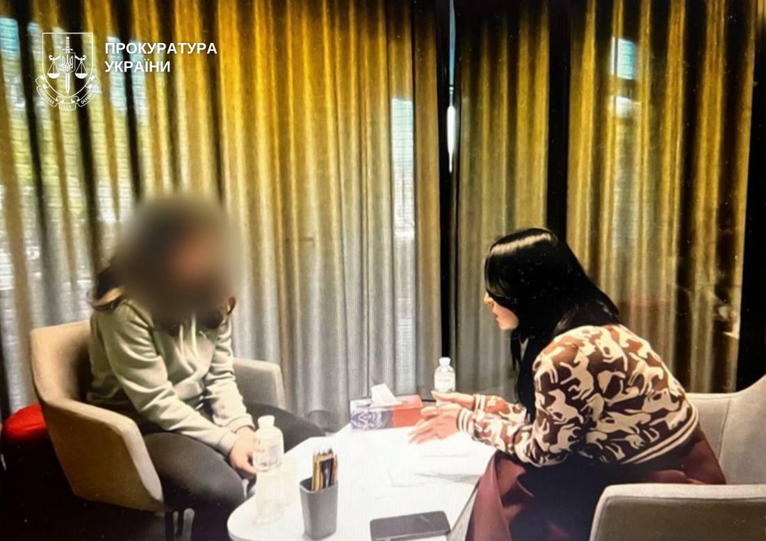 На Київщині судитимуть жінку, яка допомагала співмешканцю ґвалтувати власну доньку