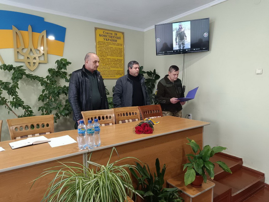 На Вінниччині матері полеглого воїна передали державну нагороду - фото 3