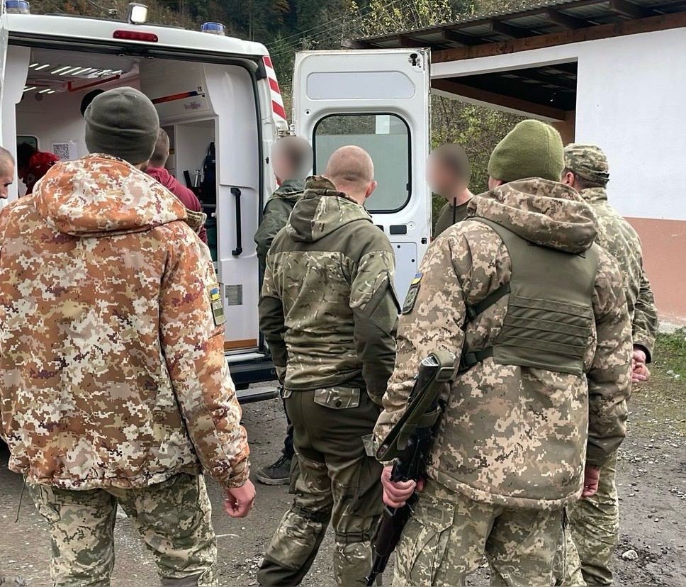 На горі Клифі виявили двох чоловіків, які блукали кілька днів: один не міг рухатися