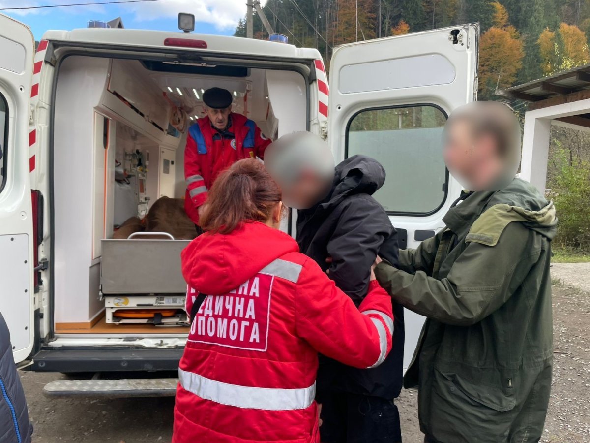 На горі Клифі виявили двох чоловіків, які блукали кілька днів: один не міг рухатися - фото 2
